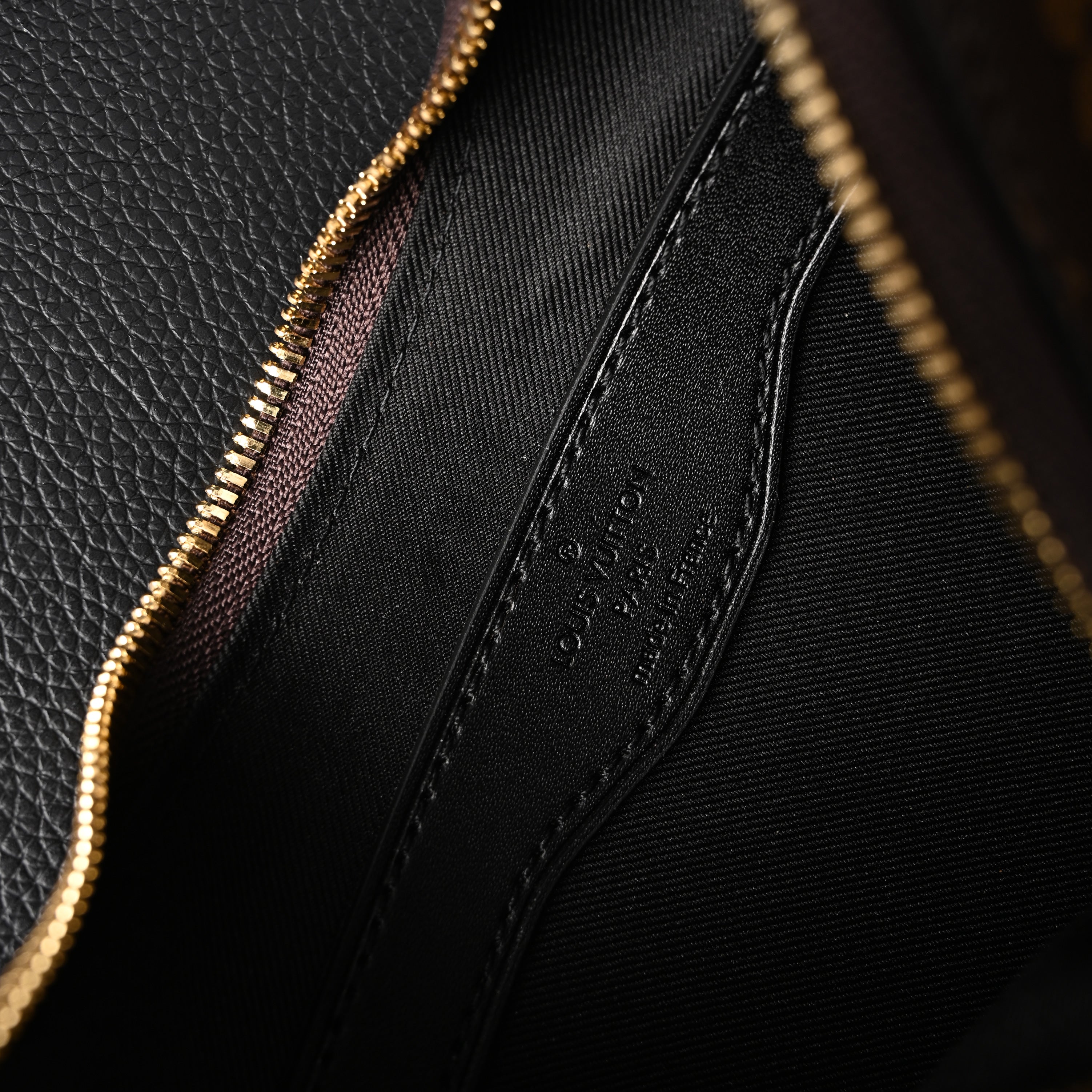 Louis Vuitton Monogram Canvas Pochette Shoulder Bag