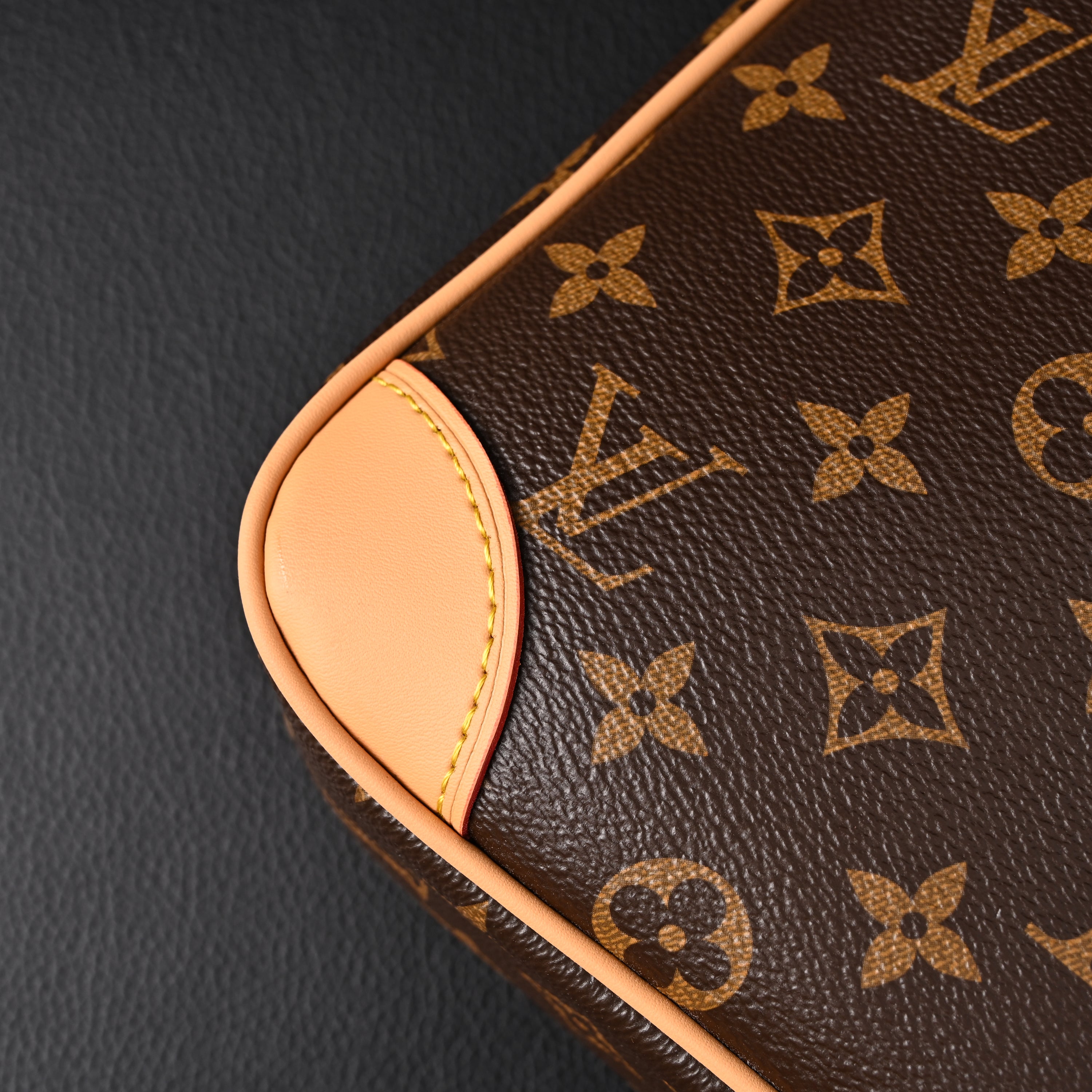 Louis Vuitton Monogram Canvas Graceful MM Shoulder Bag