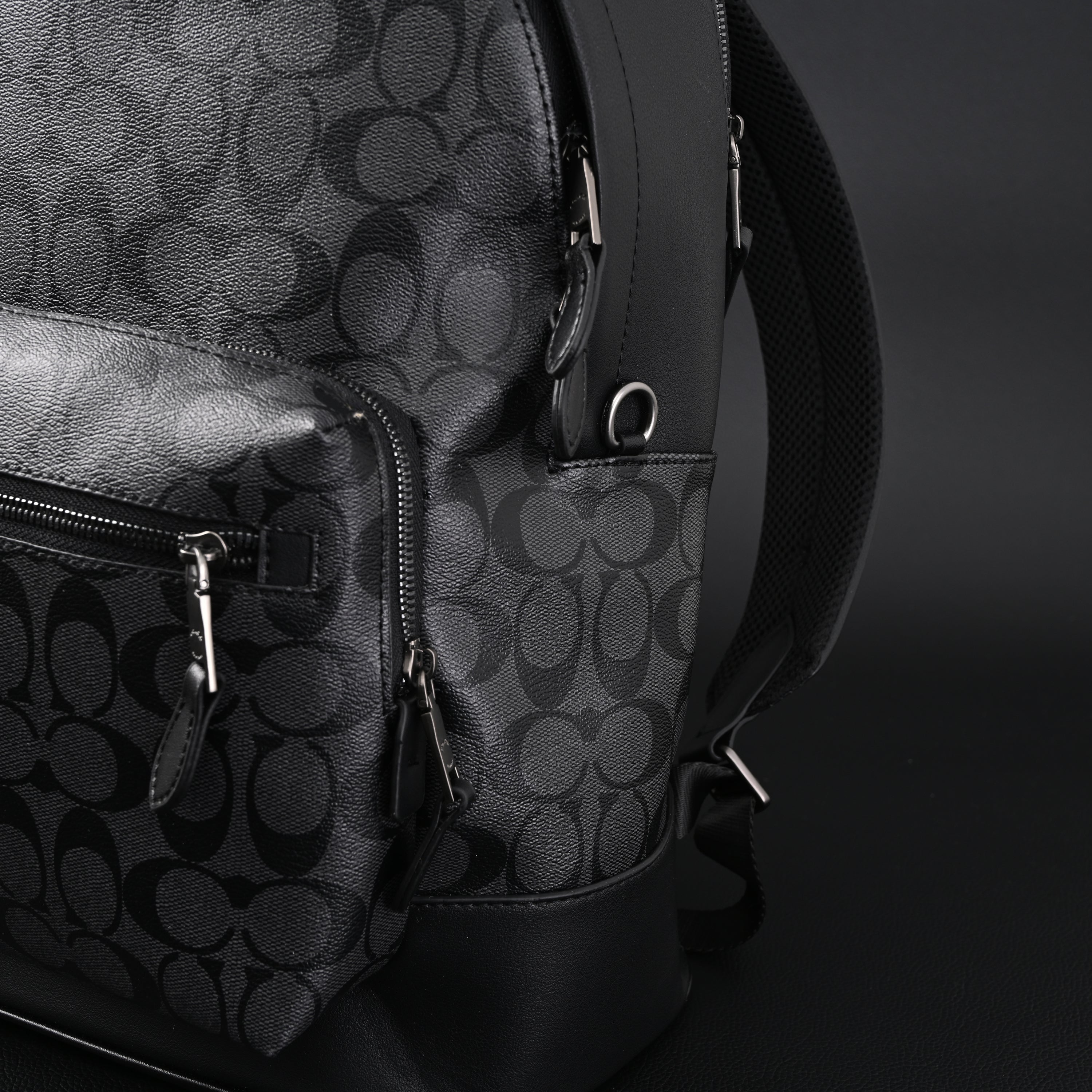 Coach West Backpack – Signature Canvas in Black/Grey