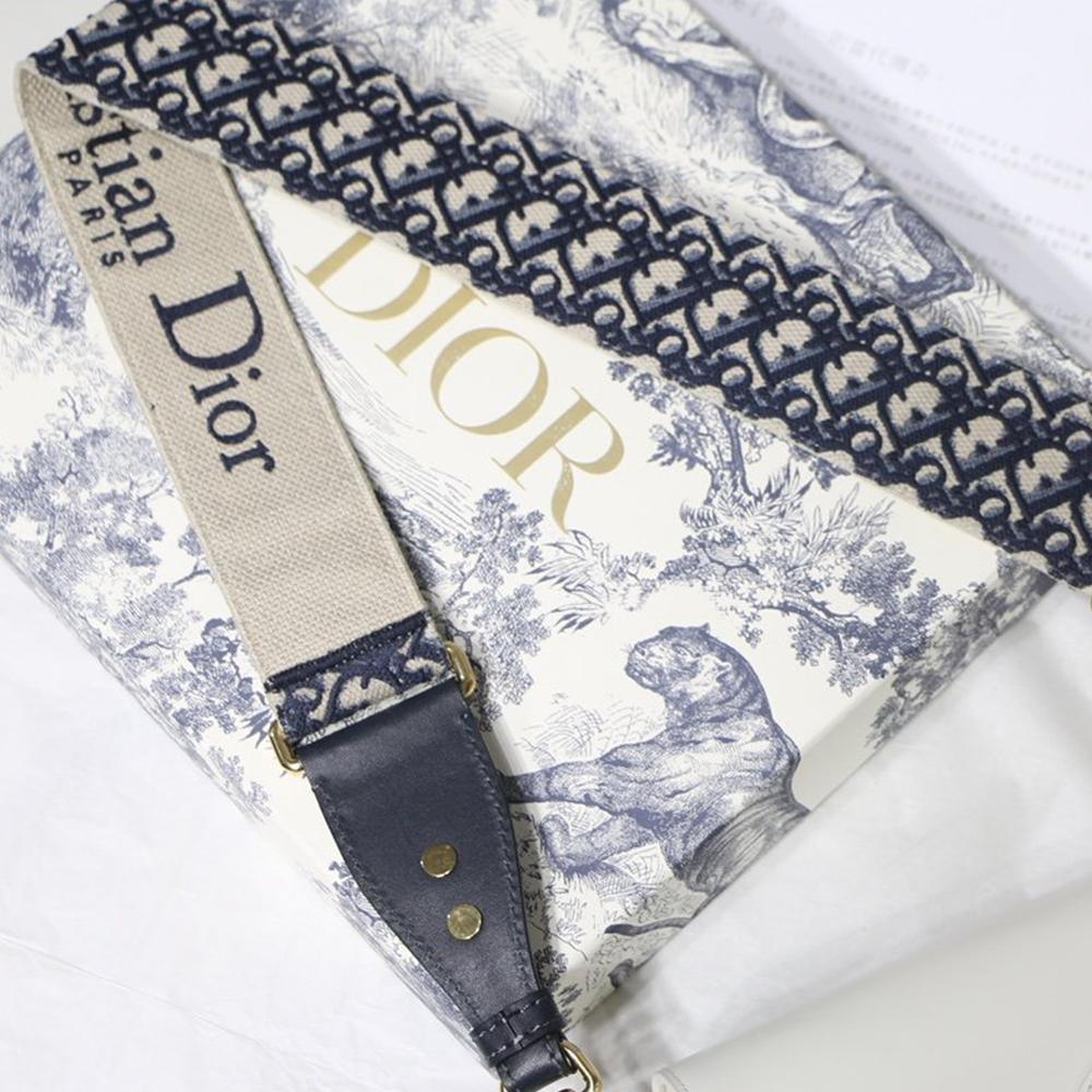 Medium Dior Bobby Bag