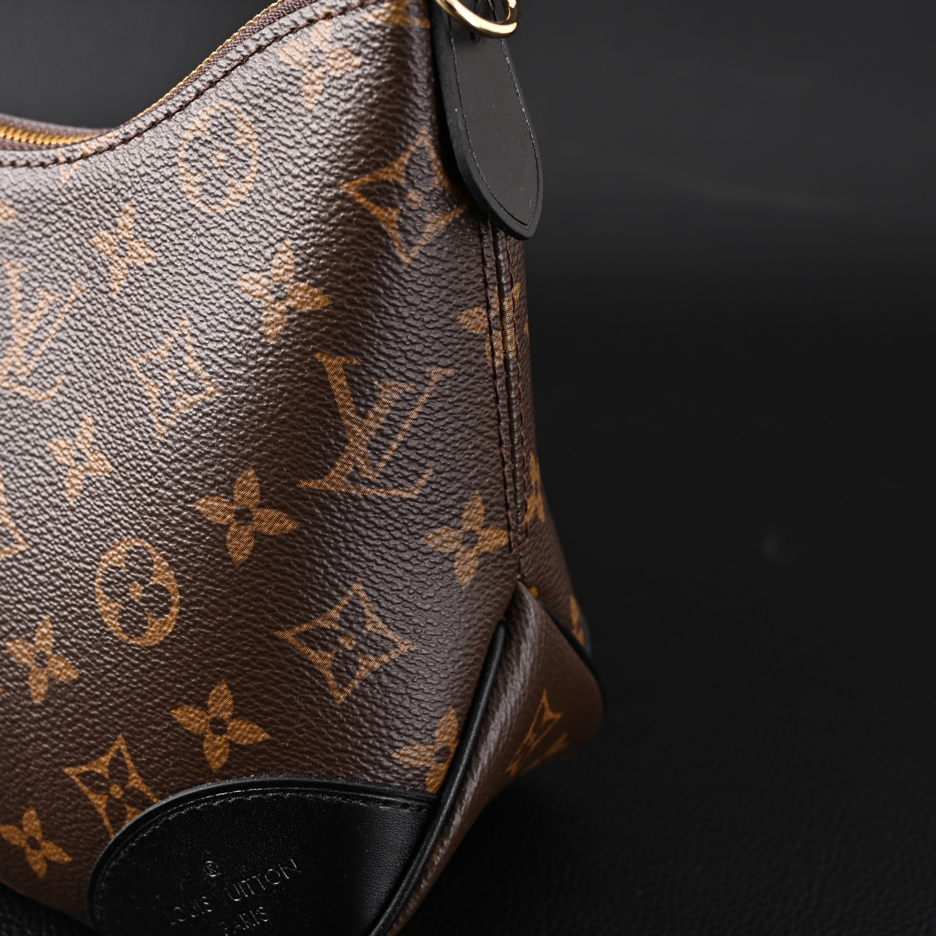 Louis Vuitton Monogram Canvas Pochette Shoulder Bag