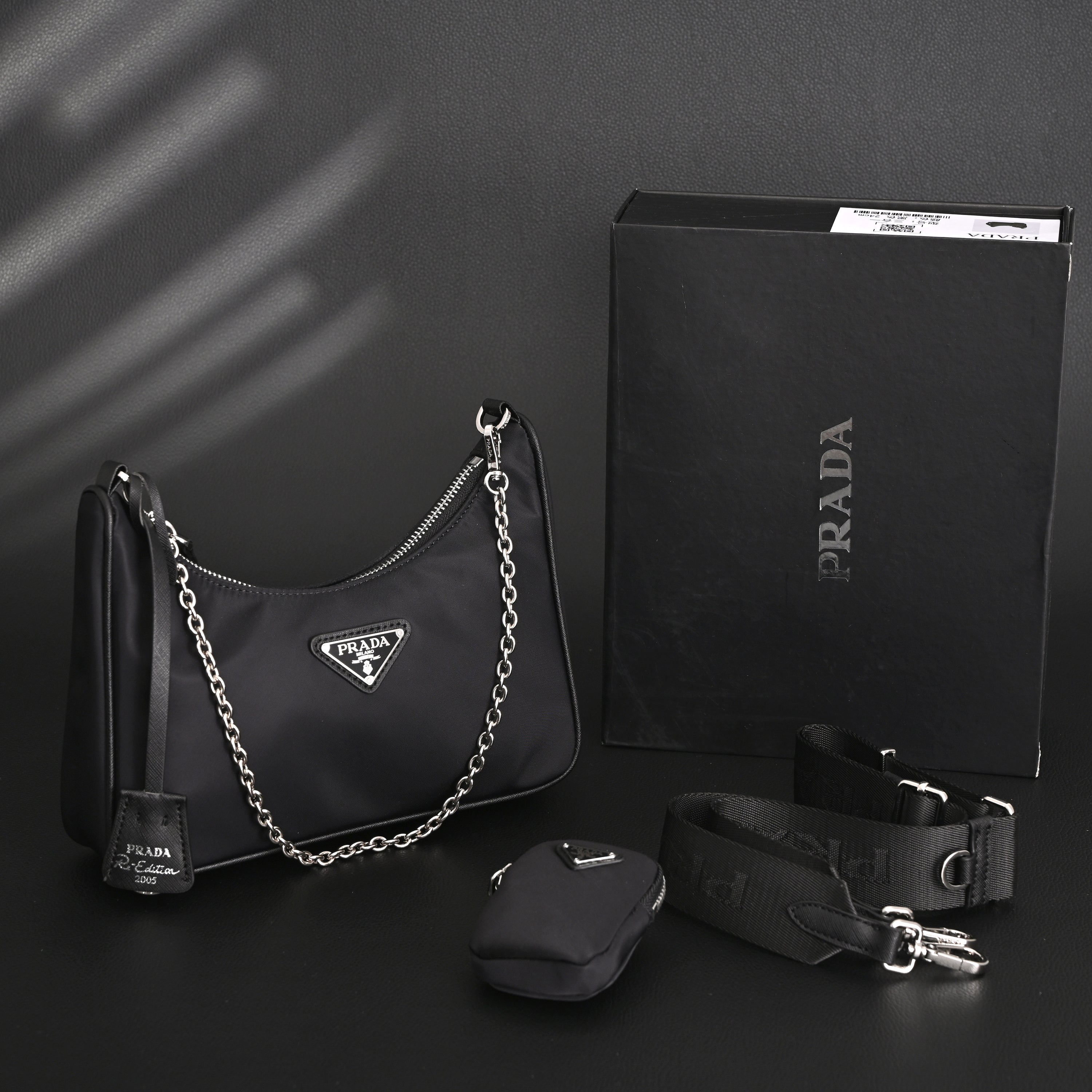 Prada Re-Edition 2005 Nylon Shoulder Bag – Black