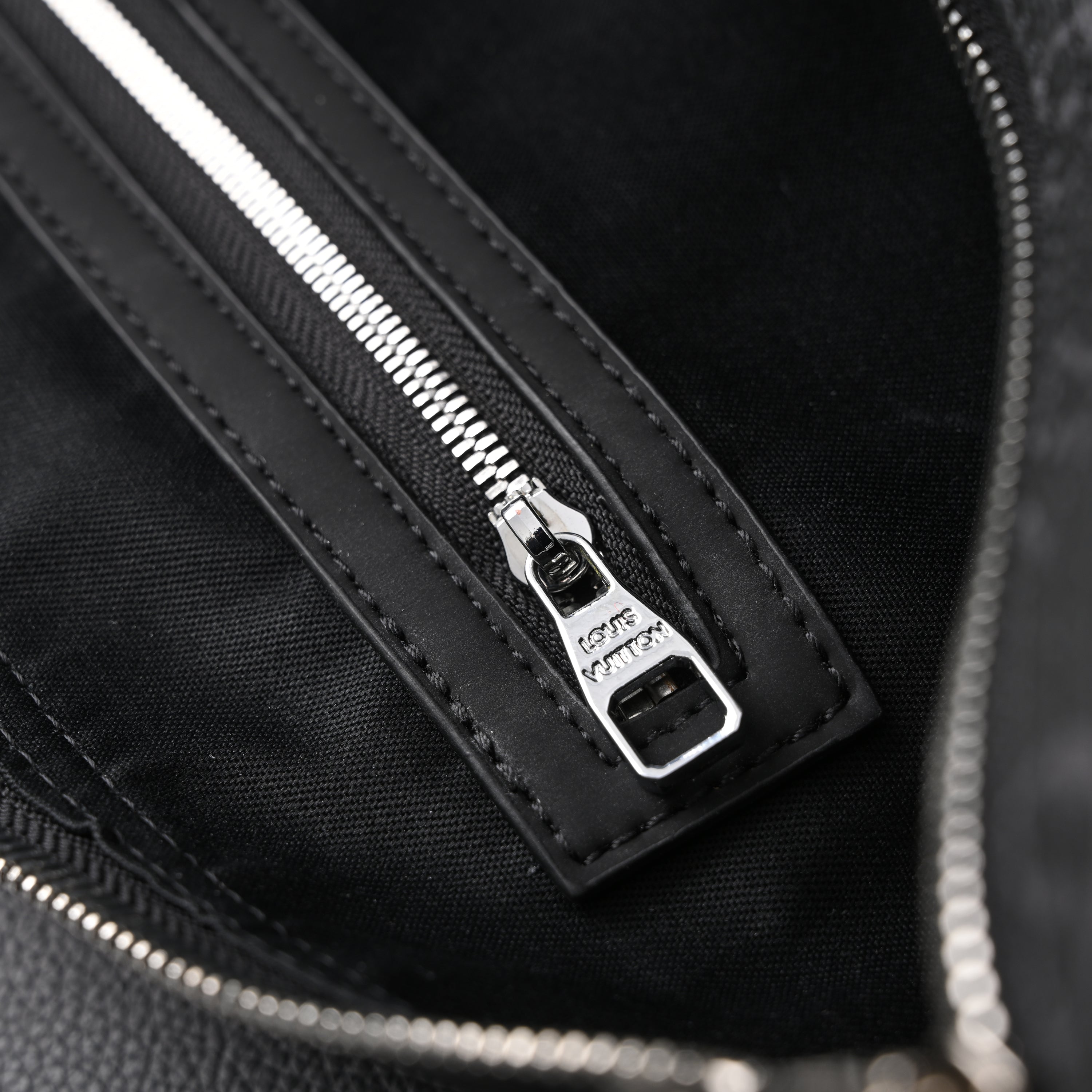 Louis Vuitton Keepall Bandoulière 50 Monogram Eclipse