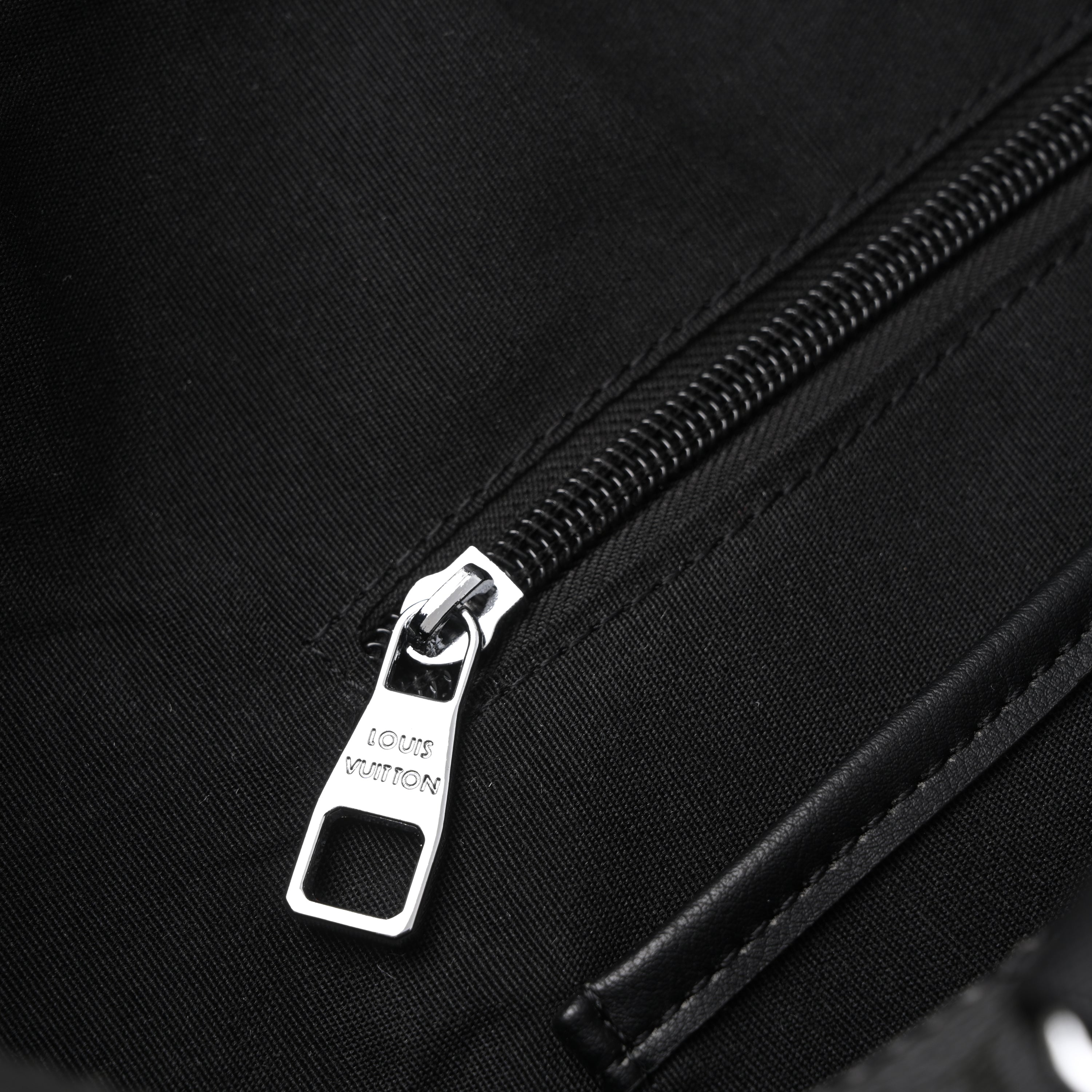 Louis Vuitton Keepall Bandoulière 45 Monogram Eclipse