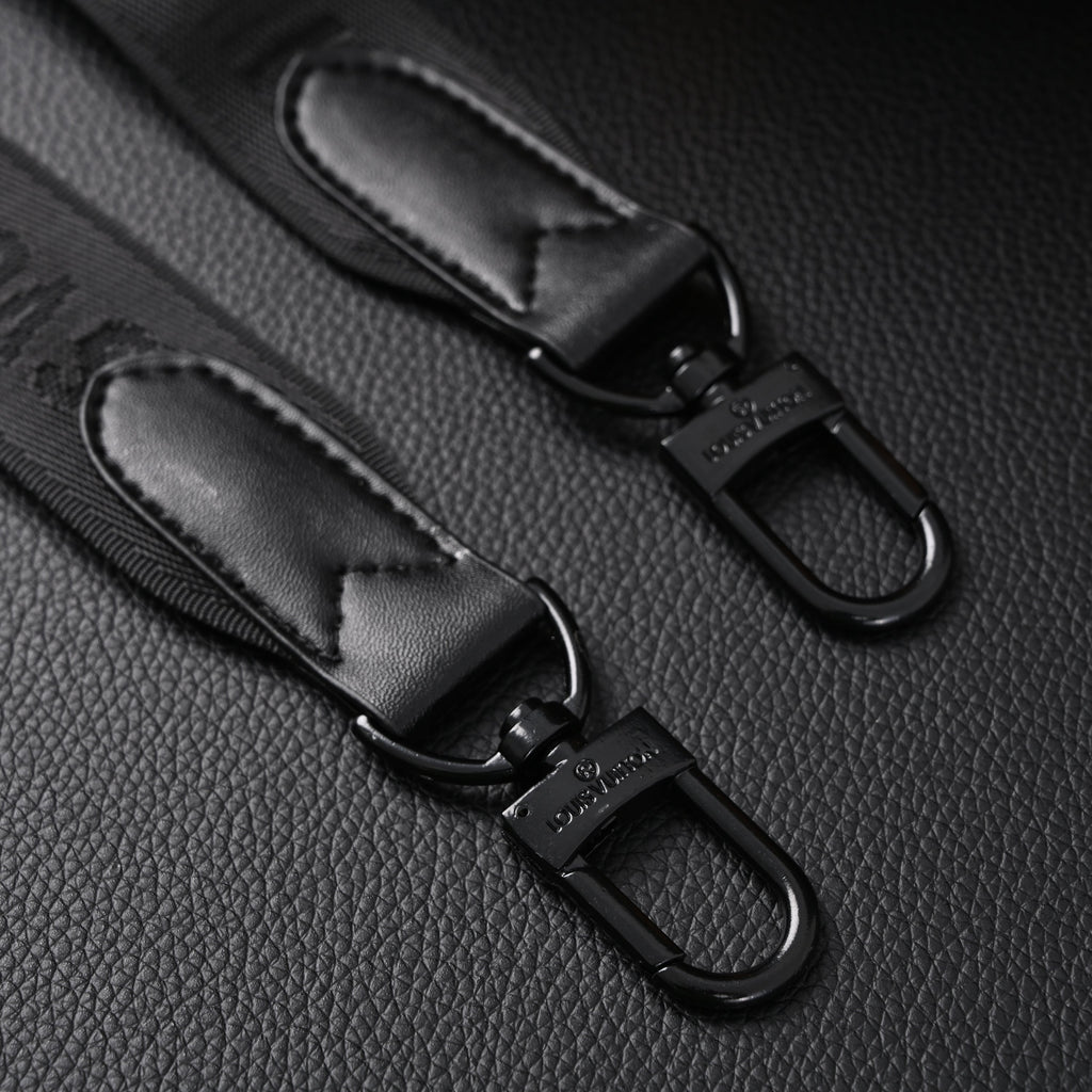 Louis Vuitton Keepall Bandoulière 50 – Monogram Canvas with Neon Orange Trim