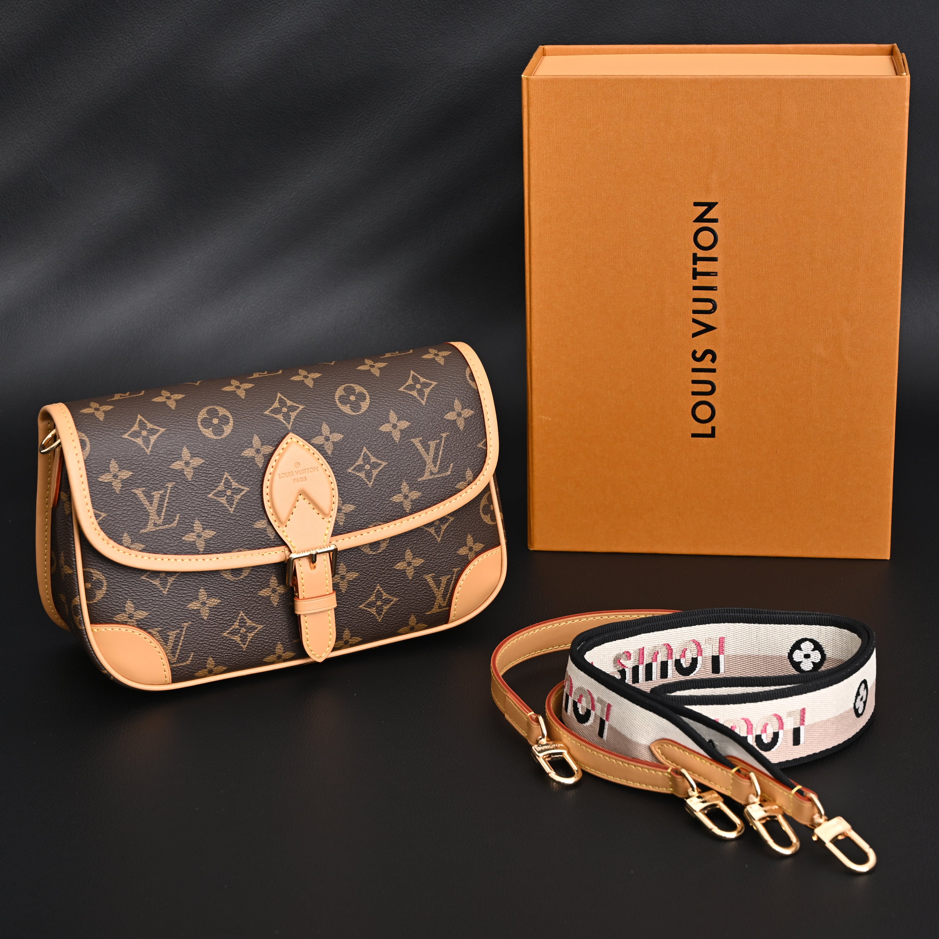 Louis Vuitton Croissant Bag Monogram Canvas