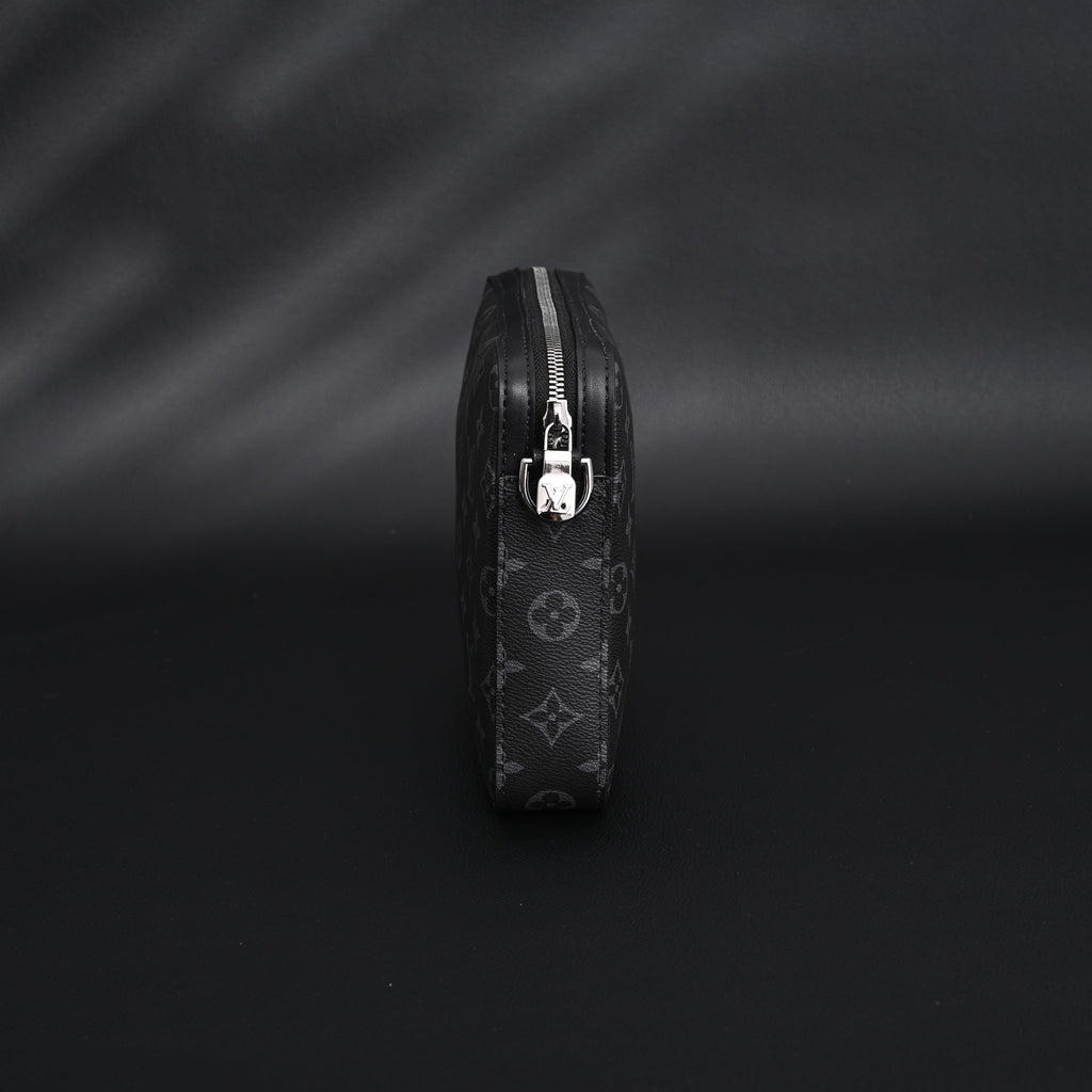 Louis Vuitton Discovery Pochette MM – Monogram Eclipse