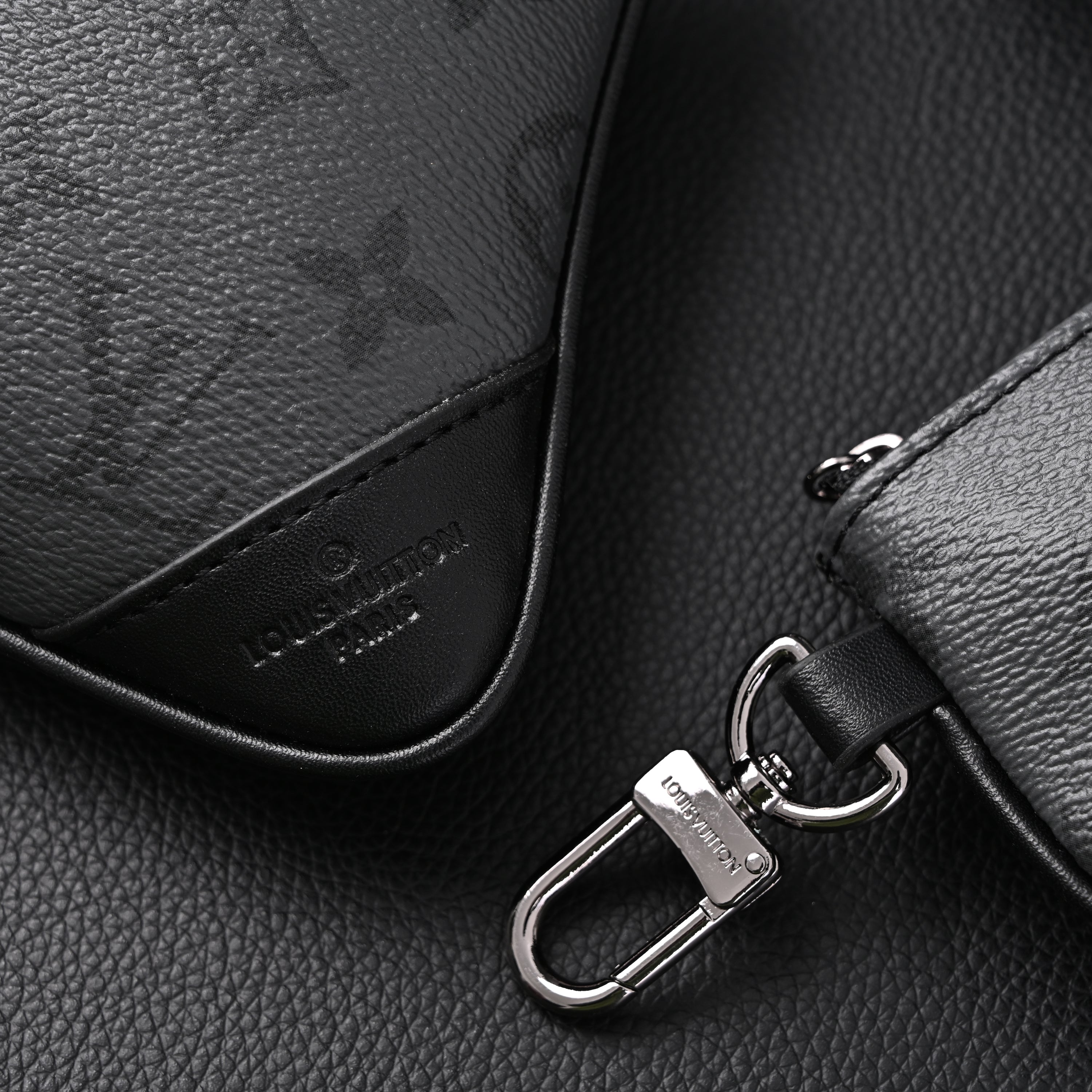 Louis Vuitton Discovery Pochette MM – Monogram Eclipse