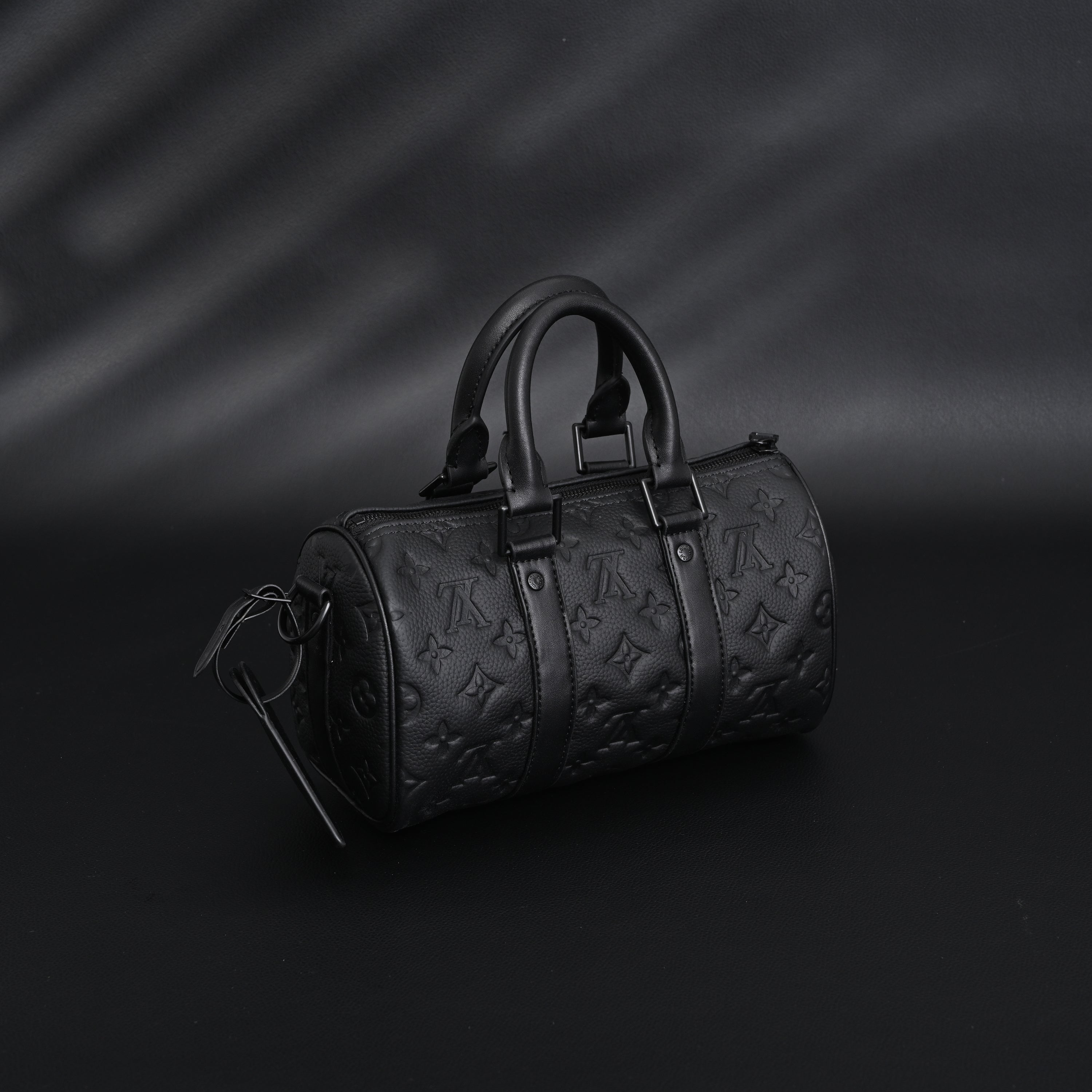 Louis Vuitton Keepall Bandoulière 50 – Monogram Shadow Black Leather