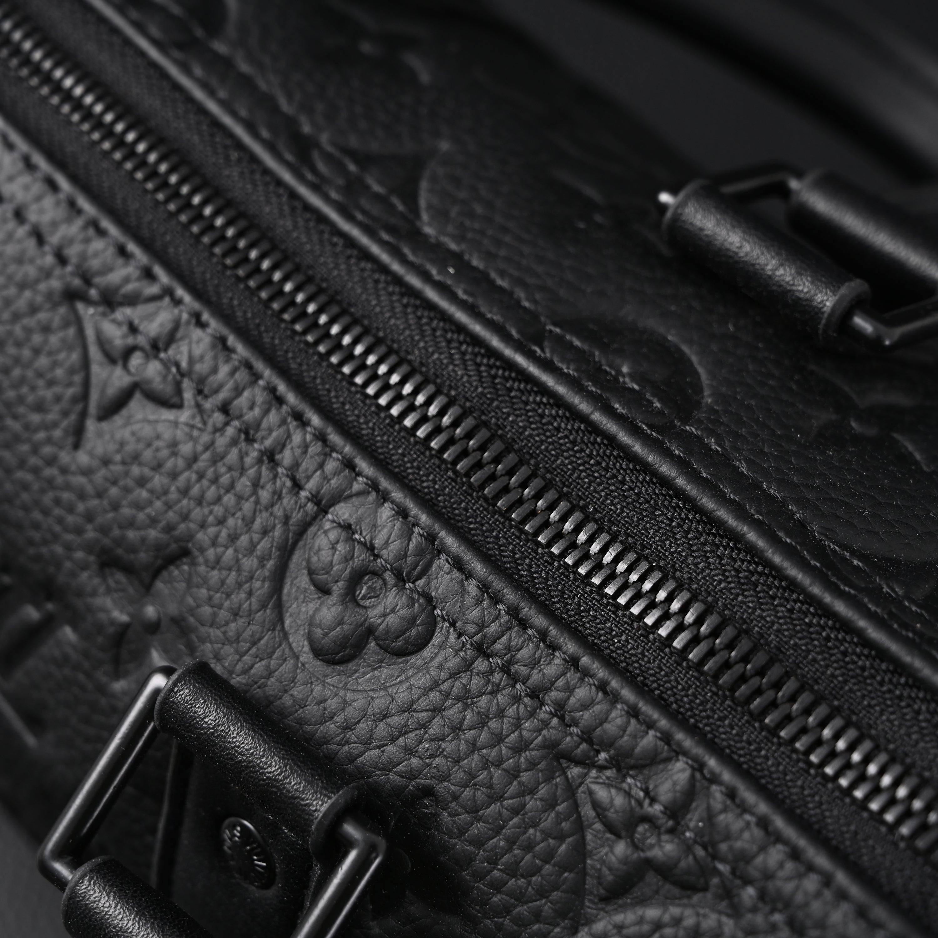 Louis Vuitton Keepall Bandoulière 50 – Monogram Shadow Black Leather