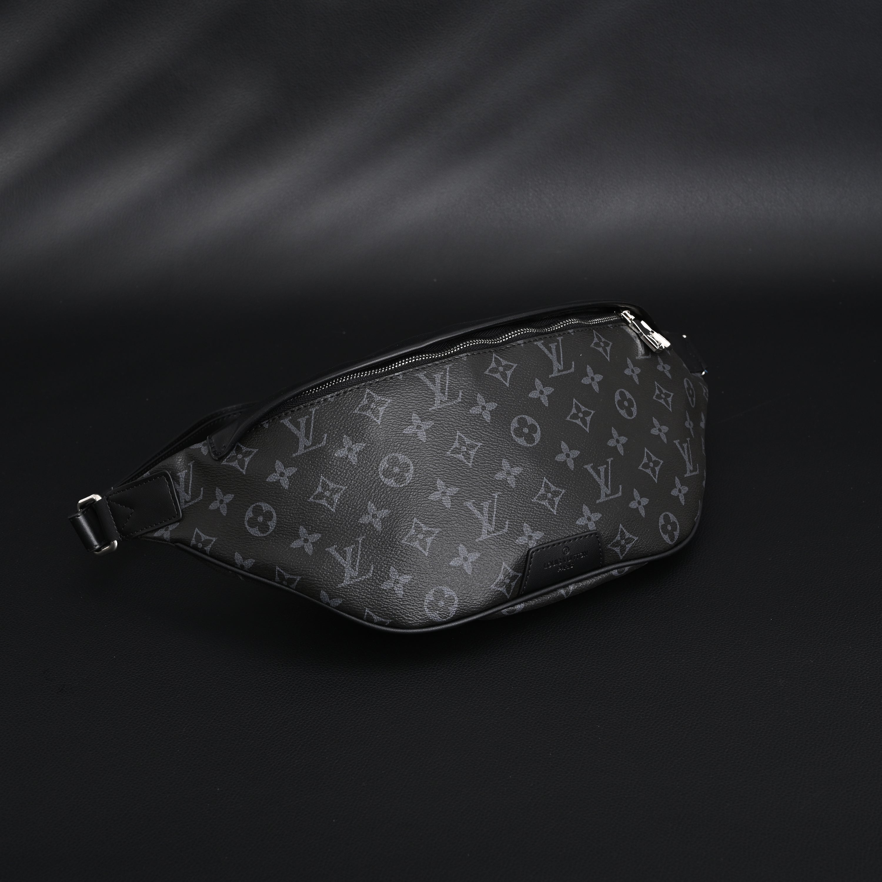 Louis Vuitton Discovery Bumbag – Monogram Eclipse