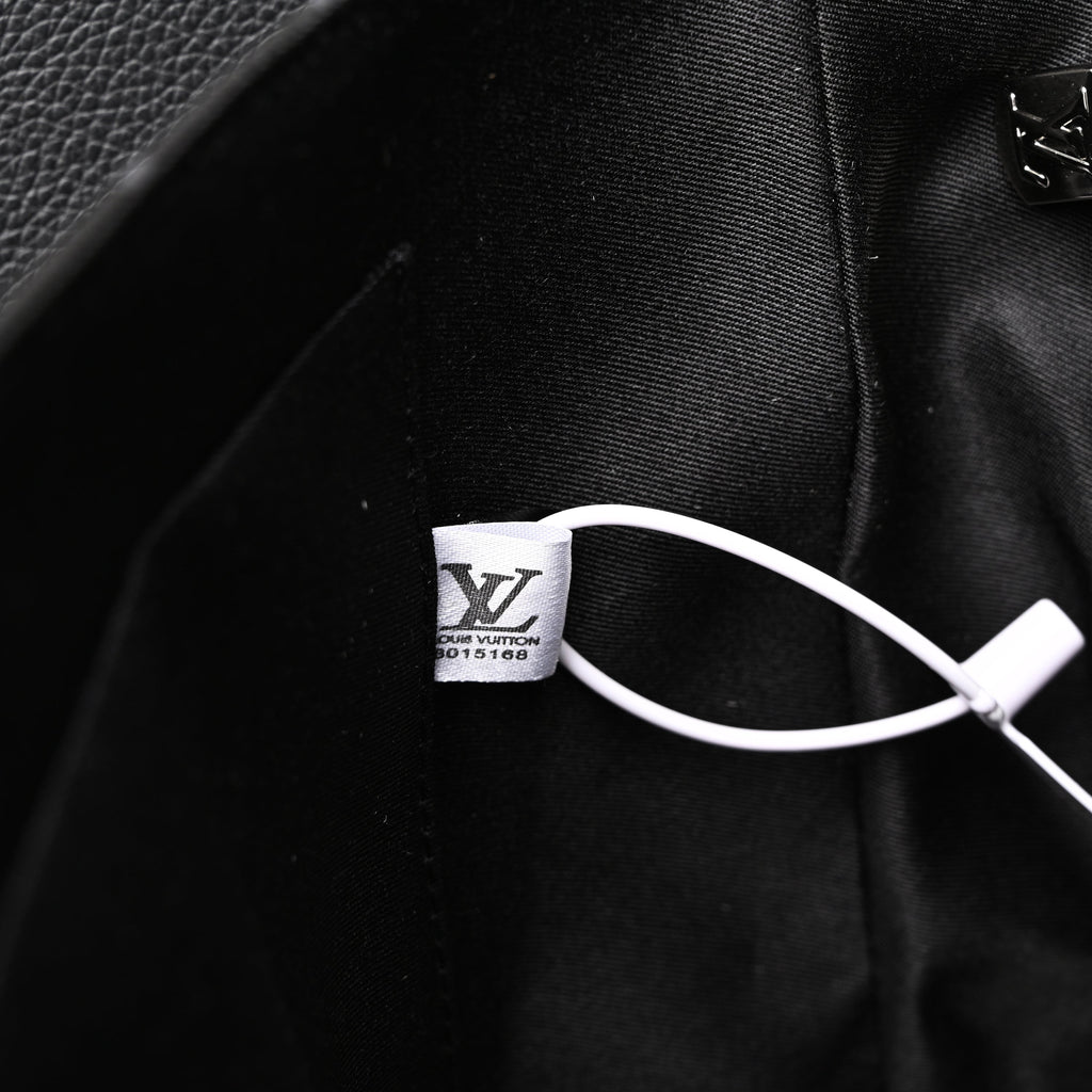 Louis Vuitton Messenger Bag – Monogram Eclipse Canvas