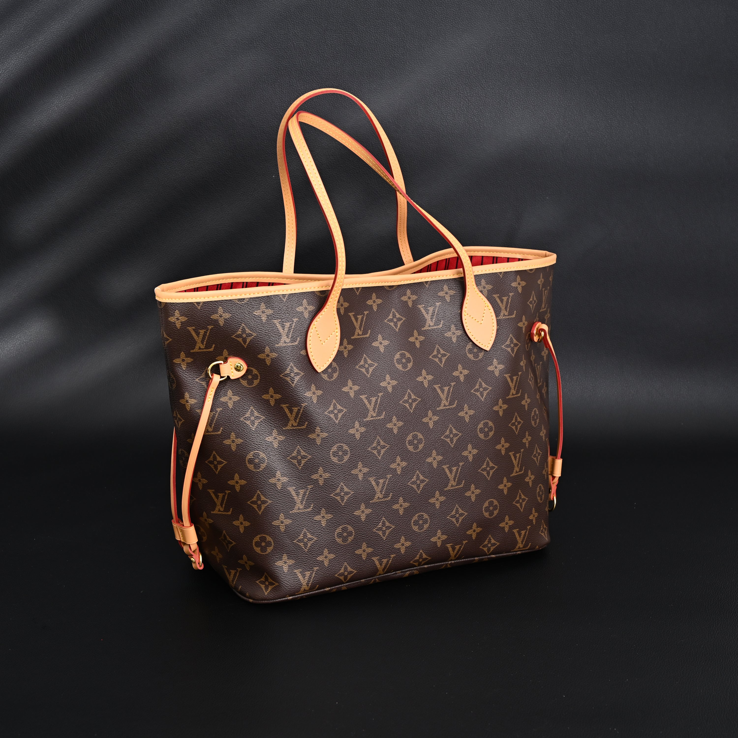 Louis Vuitton Neverfull MM Tote Bag – Monogram Canvas with Red Interior