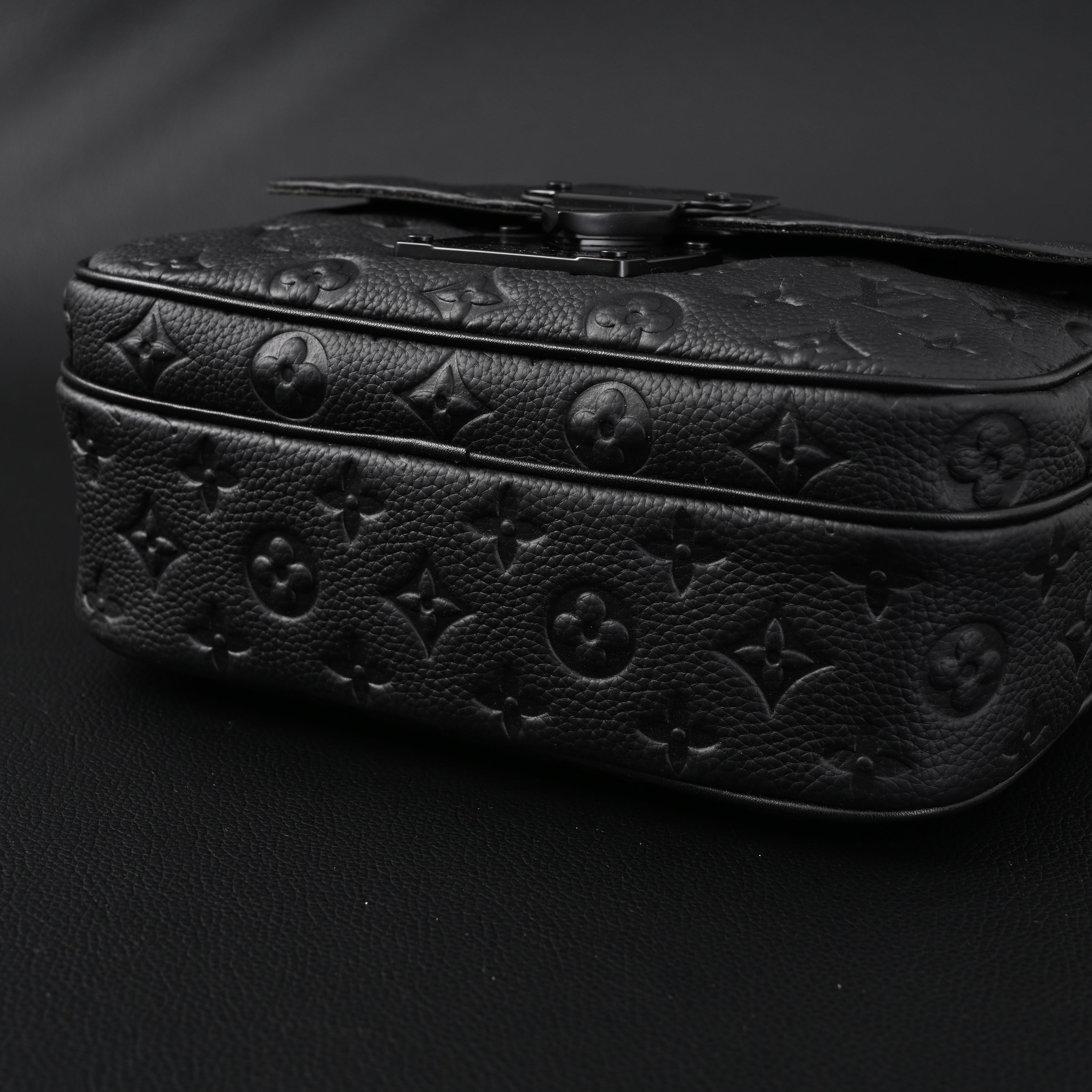 Louis Vuitton Capucines BB Top Handle Bag – Black Taurillon Leather