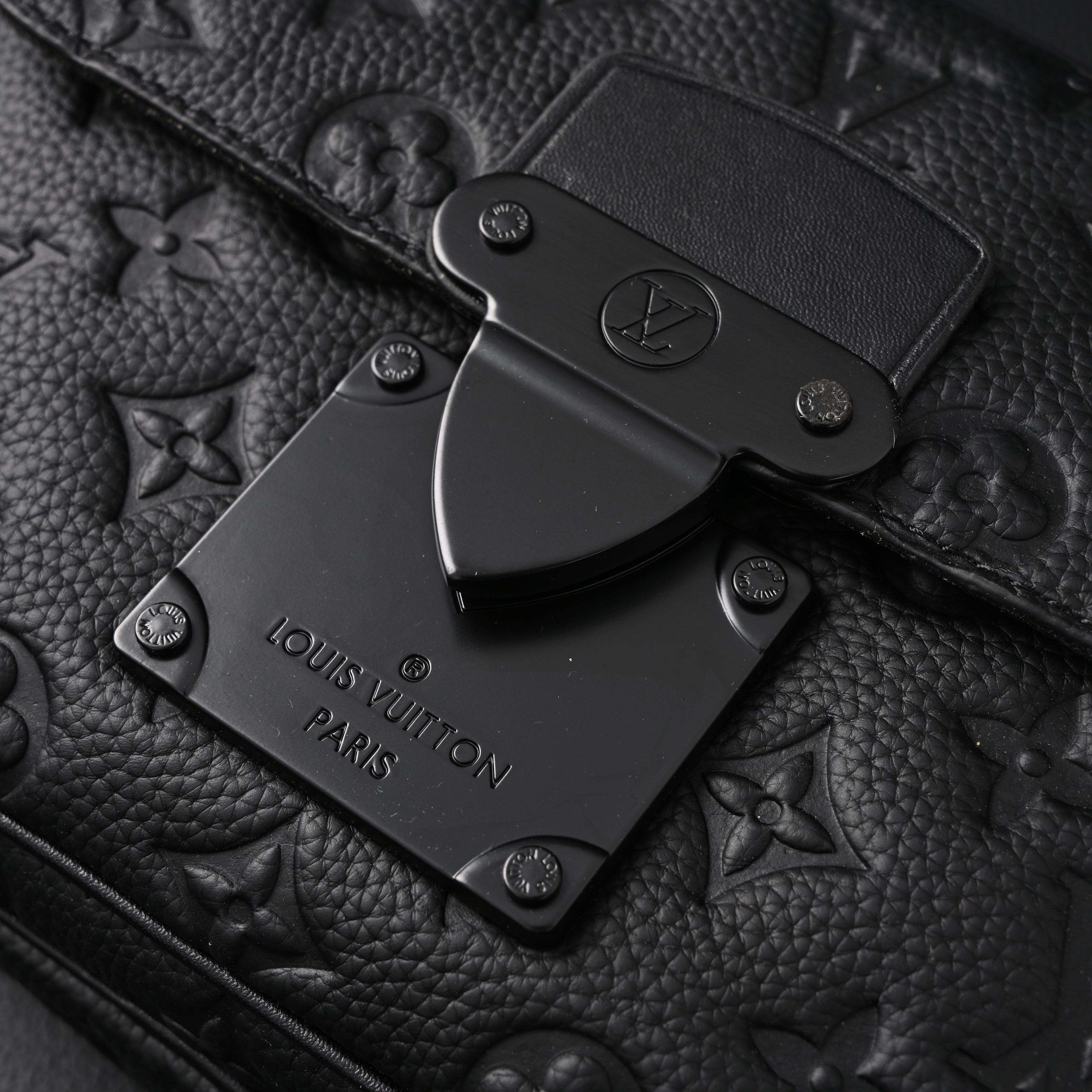 Louis Vuitton Capucines BB Top Handle Bag – Black Taurillon Leather