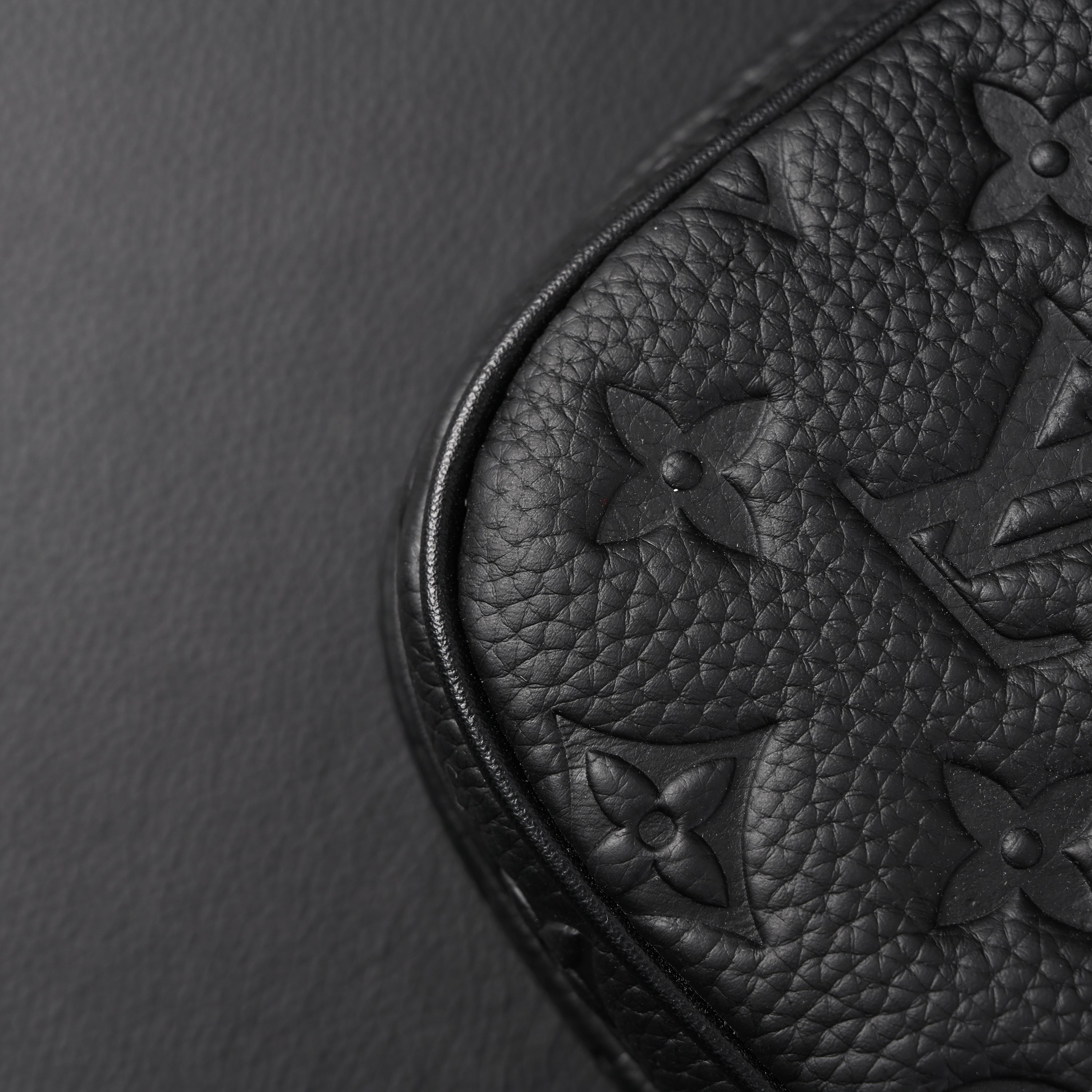 Louis Vuitton Capucines BB Top Handle Bag – Black Taurillon Leather